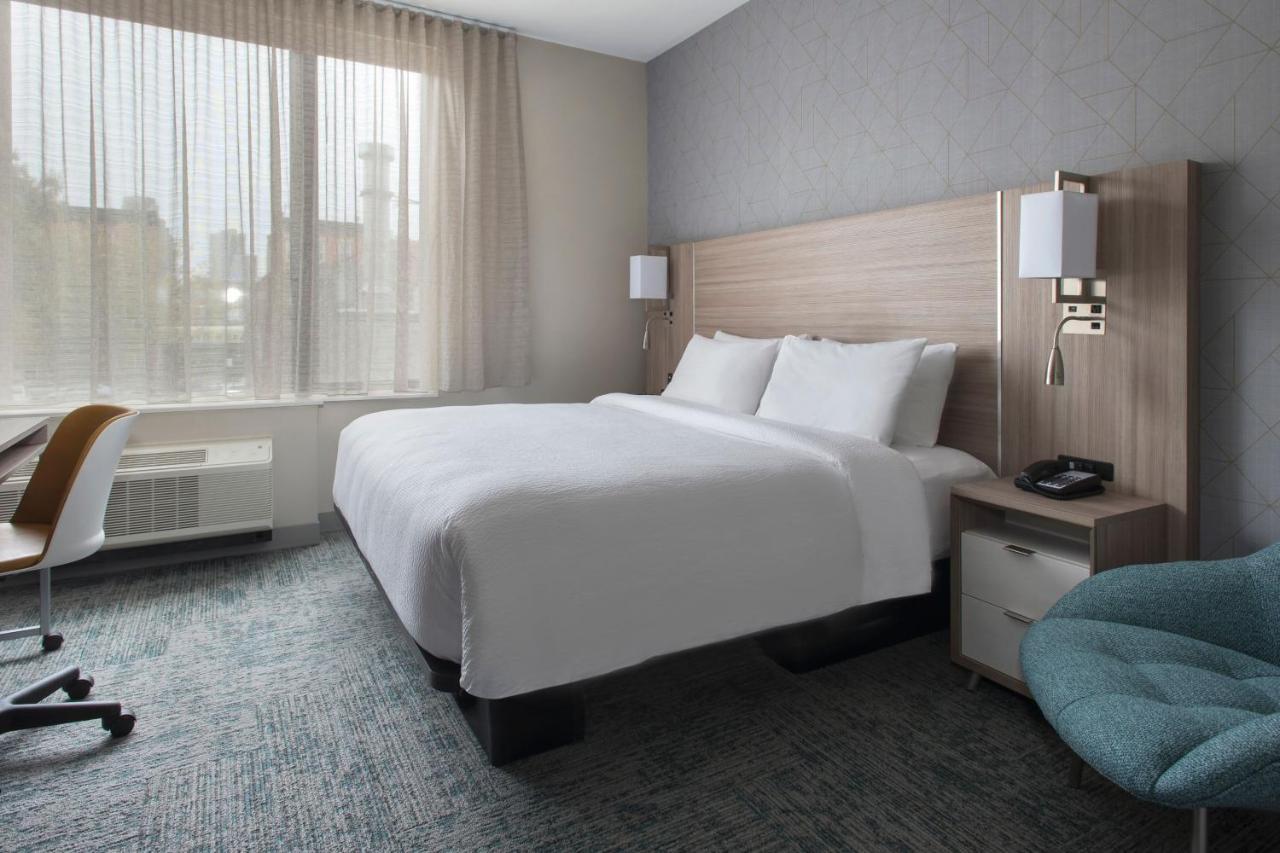 Towneplace Suites By Marriott New York Brooklyn Exterior photo