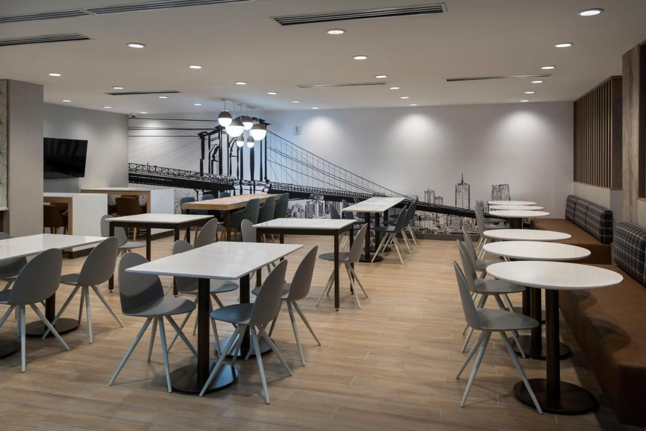 Towneplace Suites By Marriott New York Brooklyn Exterior photo